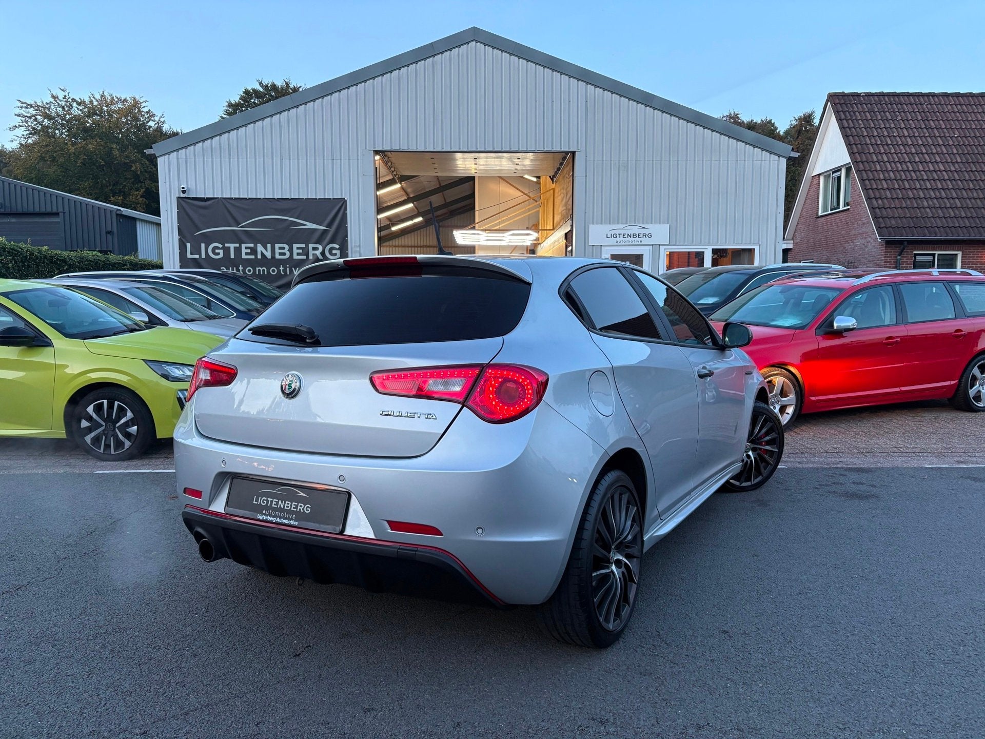 Alfa Romeo Giulietta 1.4 Turbo MultiAirSuper Automaat|Cruise, Auto's, 4 cilinders, Bedrijf, Electronic Stability Program (ESP)