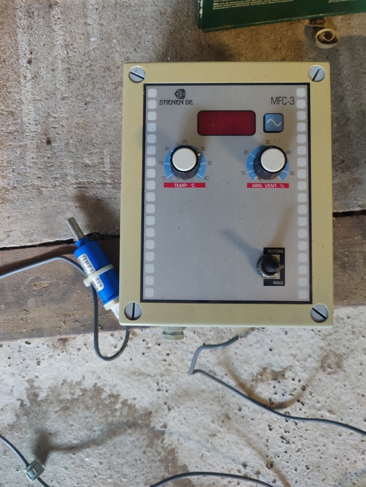 Stienen De MFC-3 Klimaatregelaar met Temperatuursensor