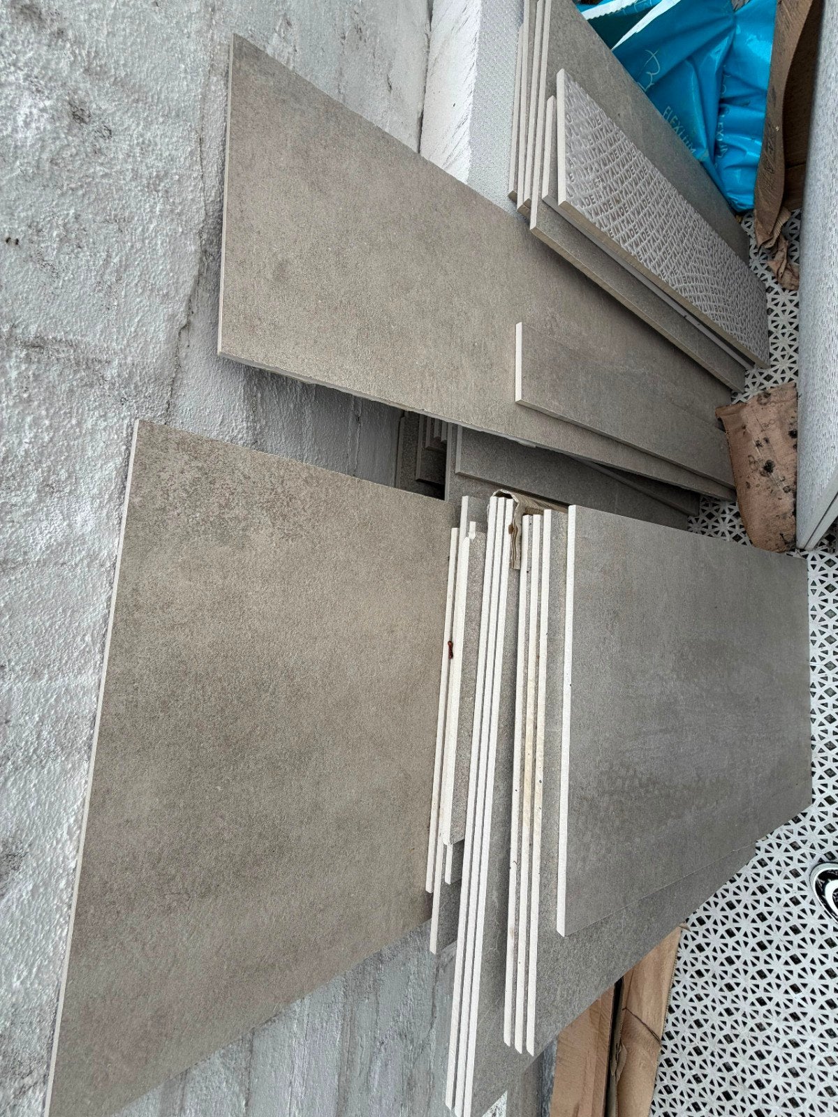 19 Beige betonvloer/wand tegels 90x90x1 en 60x120x1, Ophalen, 60 cm of meer, Nieuw, 10 m² of meer