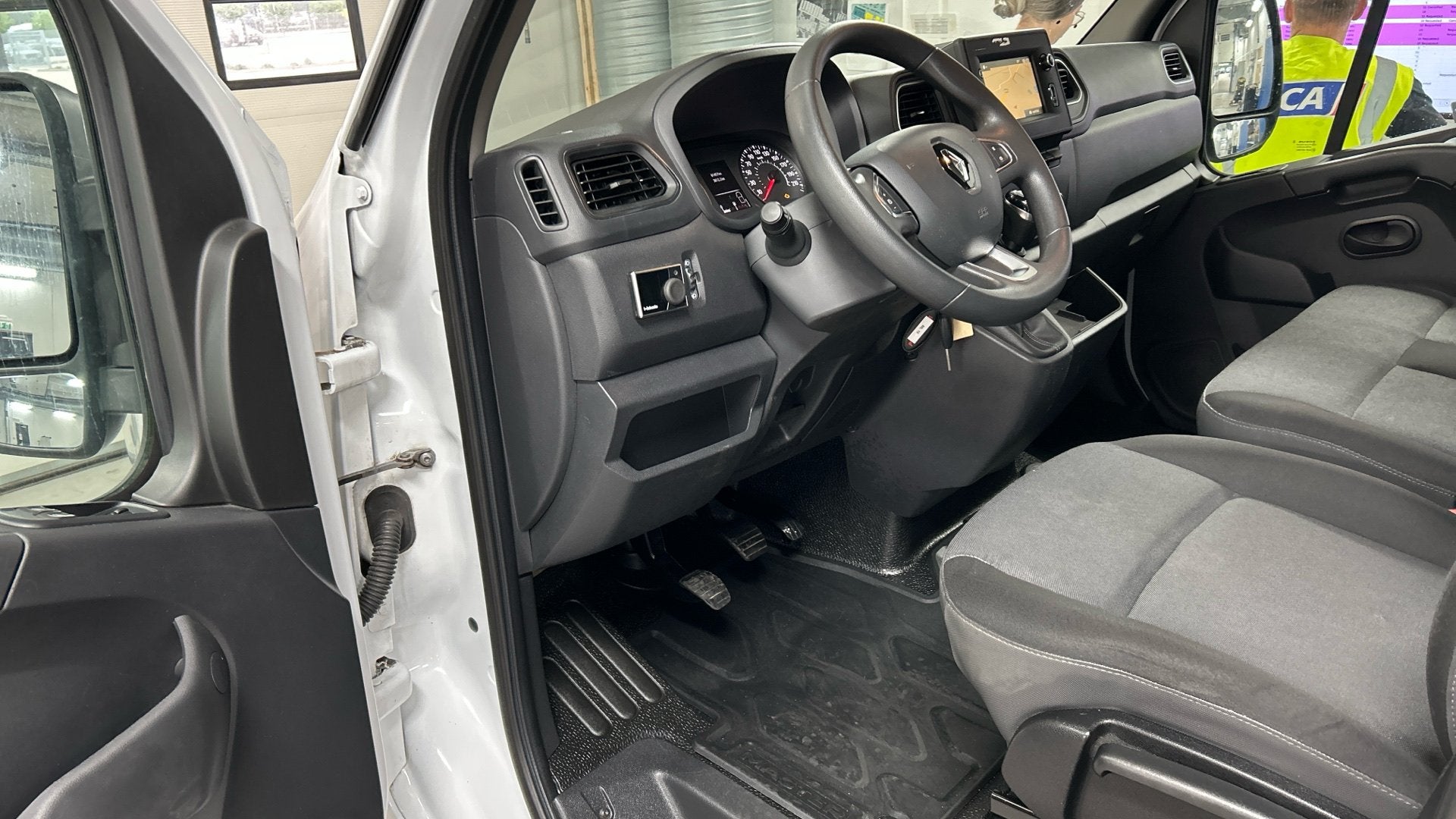Renault Master 2.3dCi 135pk L1H1 / Cruisecontrol / Camera /, Voorwielaandrijving, Gebruikt, Met garantie (alle), Renault