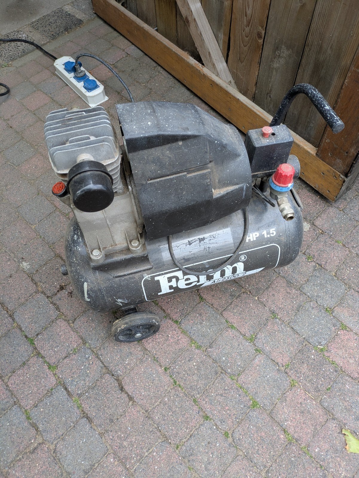 Diverse luchtcompressoren, Doe-het-zelf en Verbouw, Compressors, Minder dan 25 liter, Ophalen, Gebruikt, Olievrij
