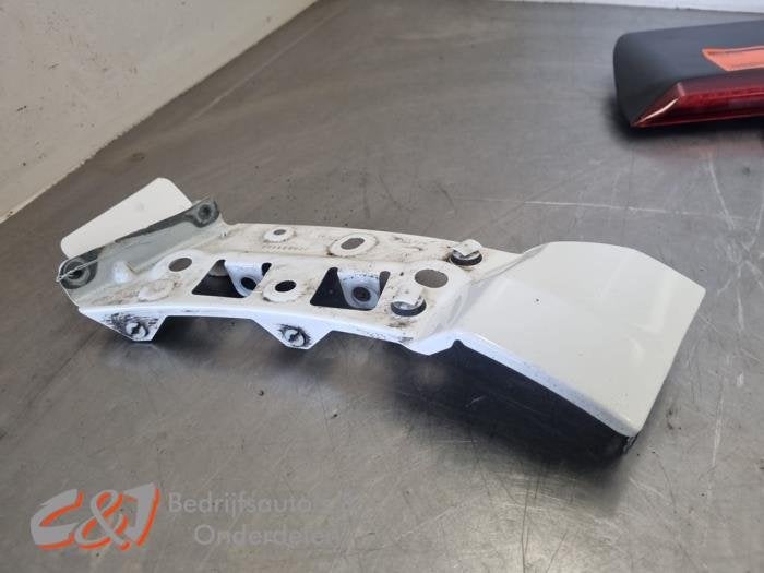 Scherm links-voor van een Volkswagen Crafter (LB9A)