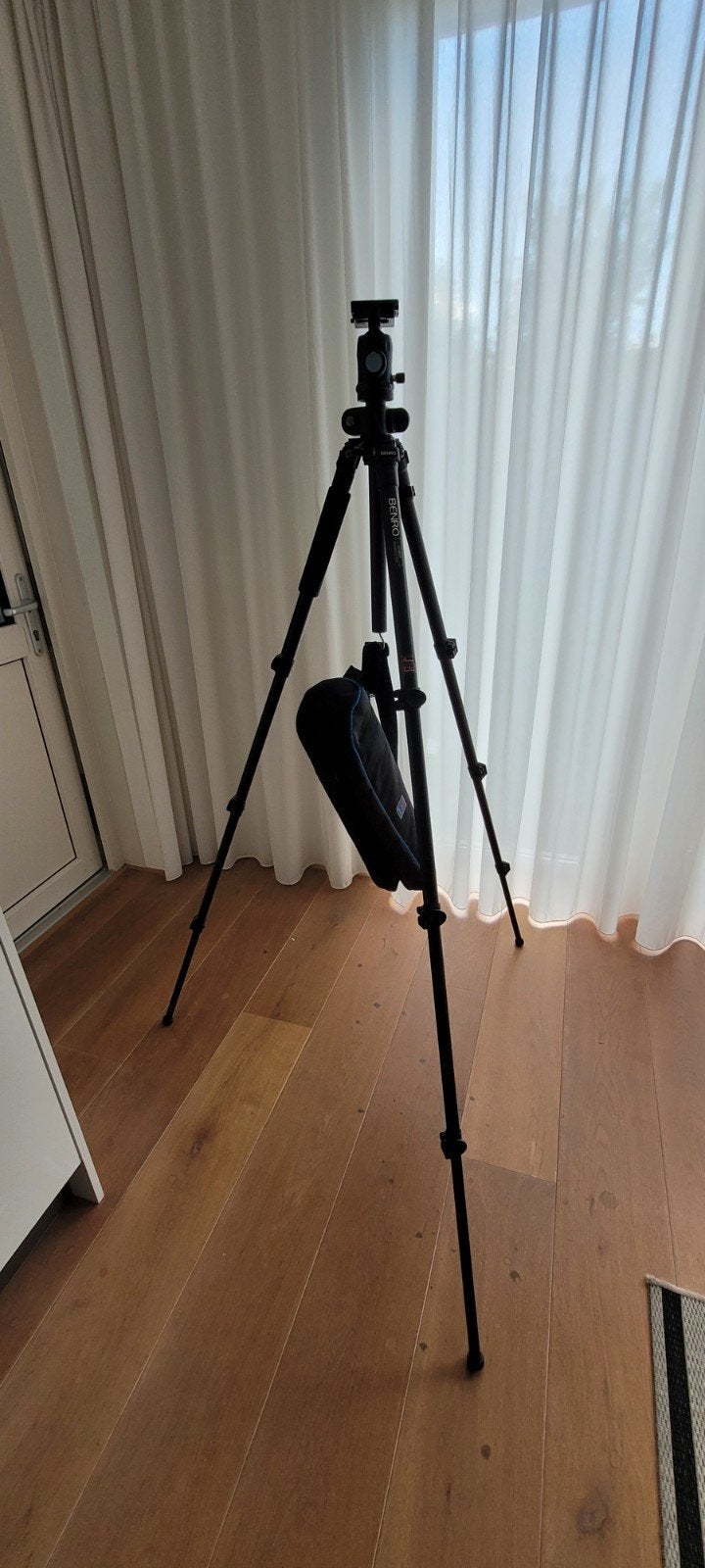 Benro A2883F Statief met Sirui Balhoofd, Ophalen, Driepoot, Zo goed als nieuw, 150 tot 175 cm
