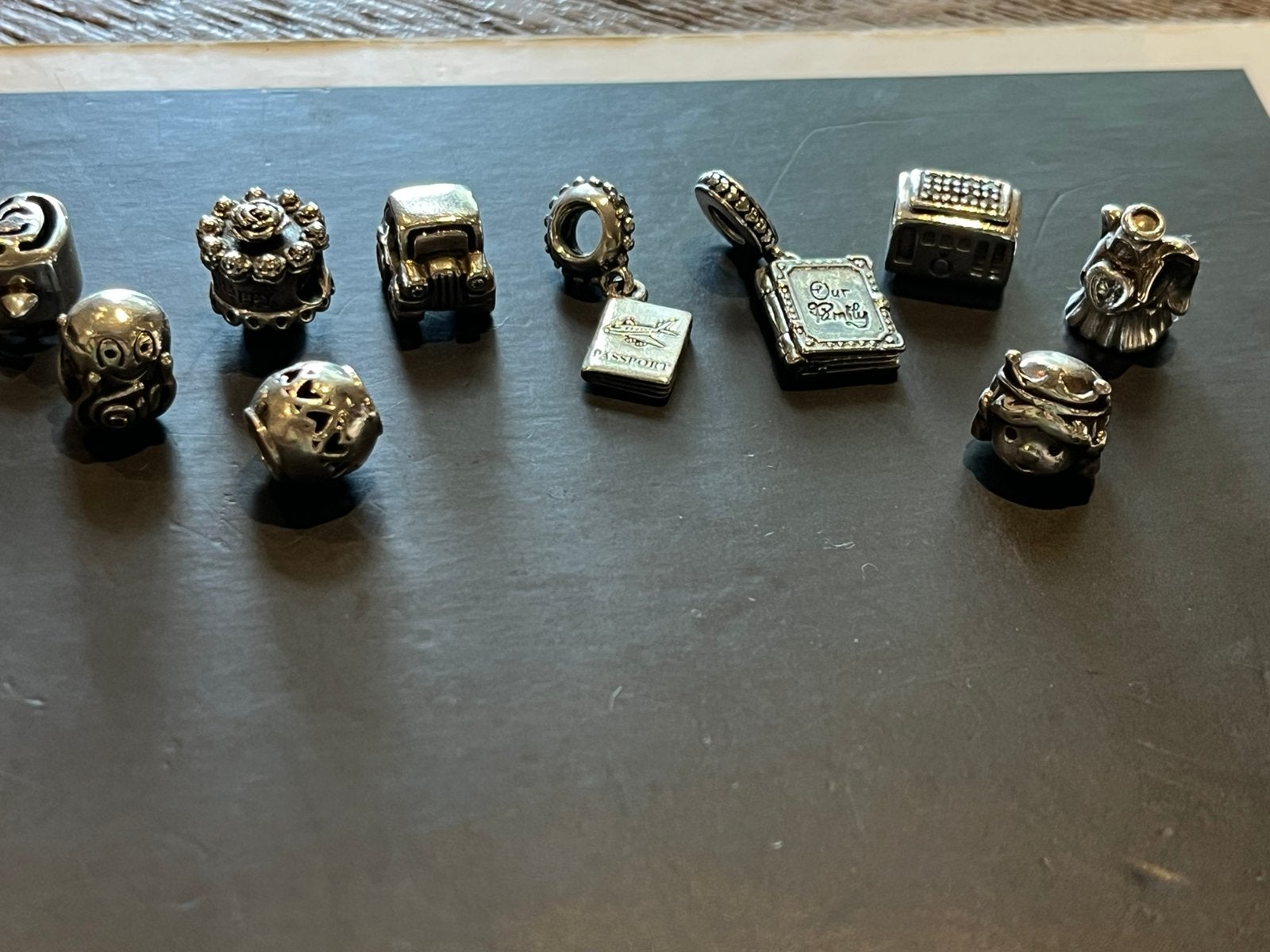 Pandora unieke bedels., Pandora, Ophalen of Verzenden, Zo goed als nieuw, 4 bedels of meer