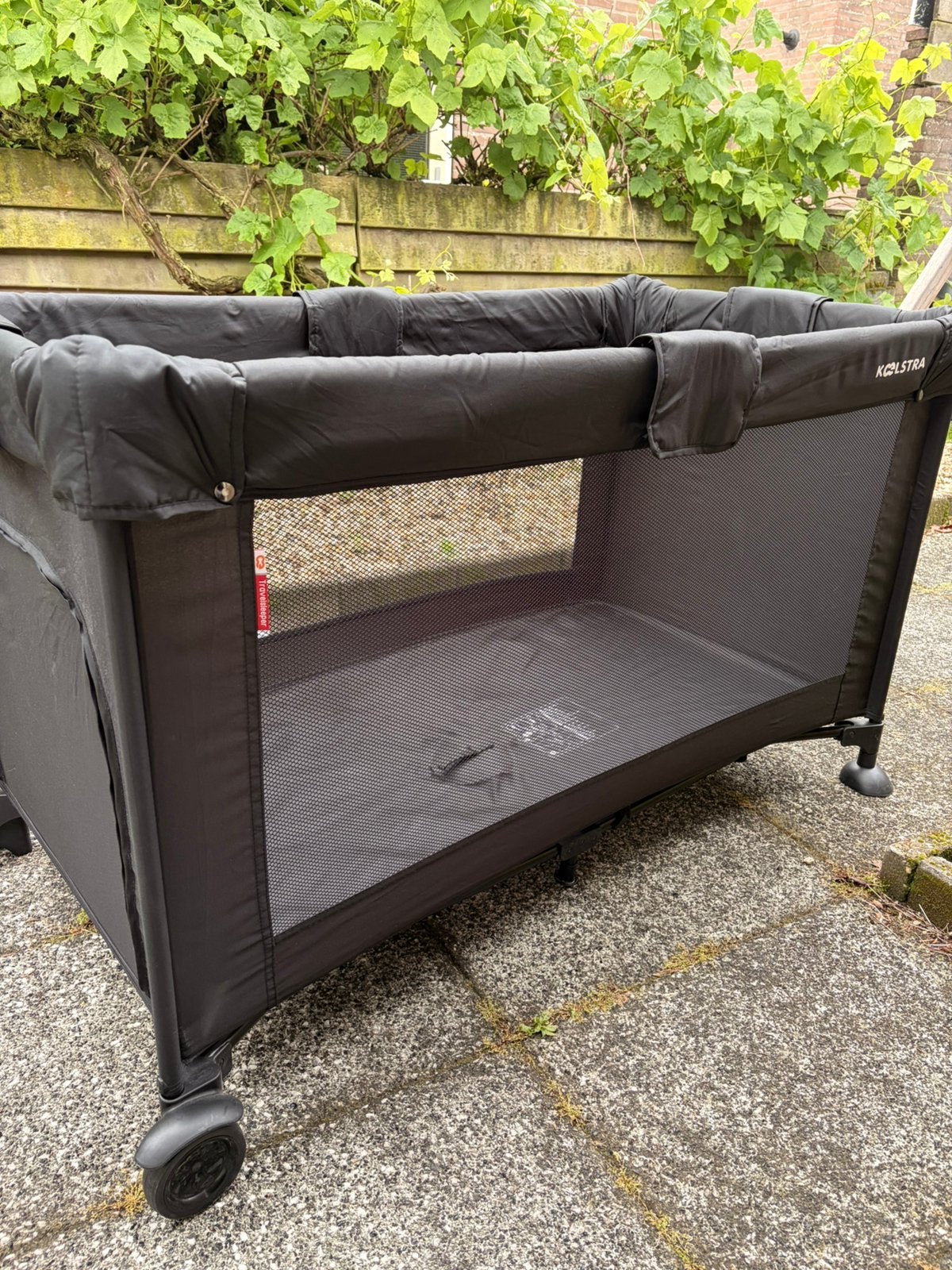 Camping bed incl matras, Kinderen en Baby's, Babywiegjes en Ledikanten, Ophalen, Zo goed als nieuw, Reisbedje