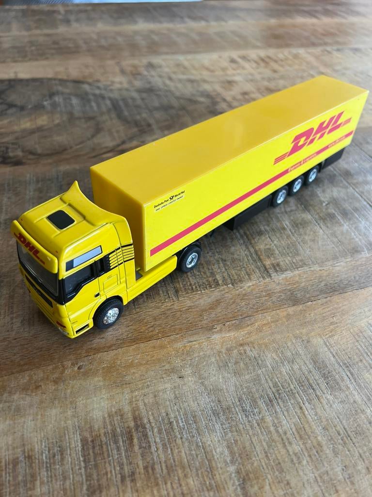 DHL vrachtauto oplegger combinatie, Ophalen of Verzenden, Zo goed als nieuw, Bus of Vrachtwagen