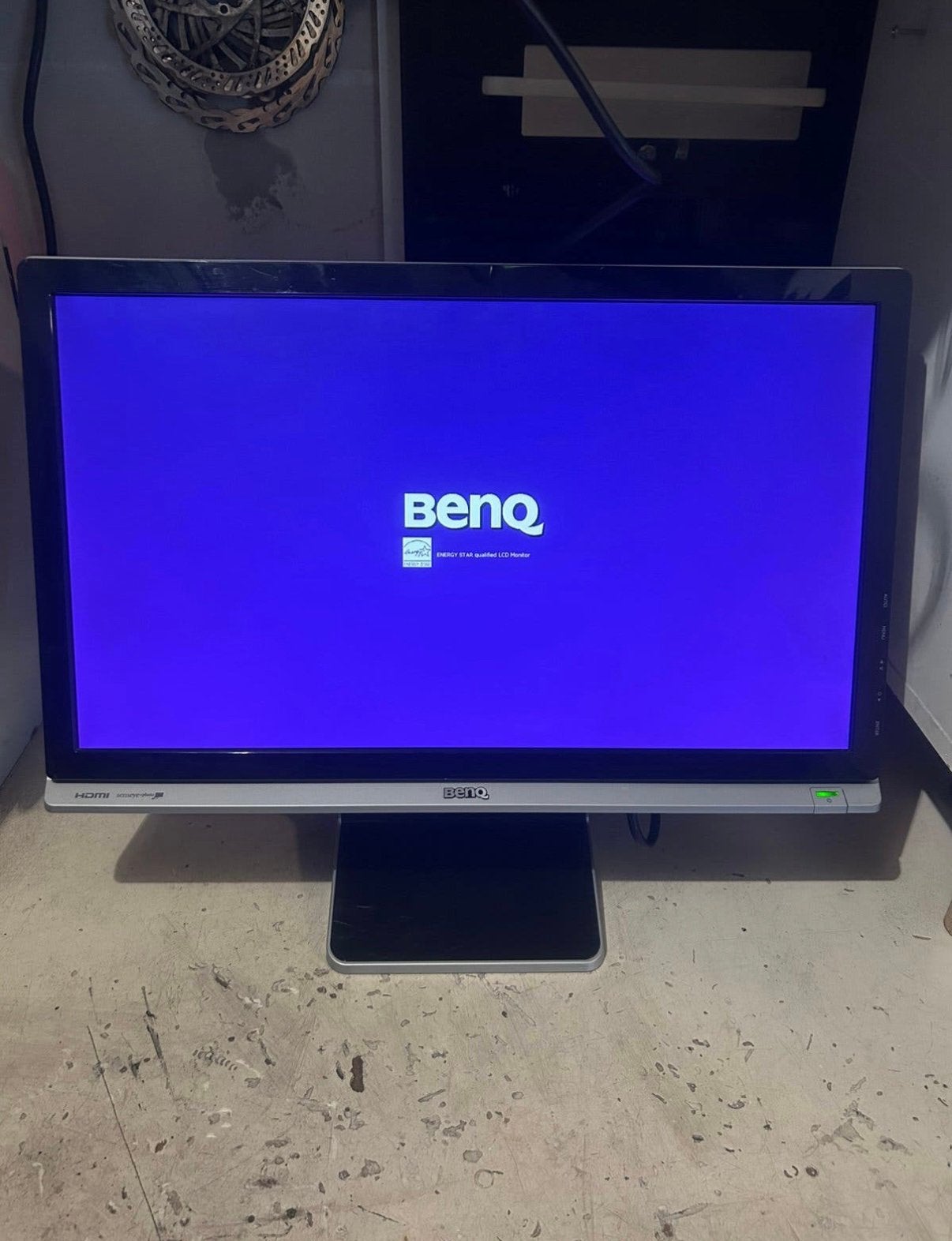 Benq monitor werkend met stroomkabel, Computers en Software, Ophalen, Zo goed als nieuw, Full HD, 60 Hz of minder