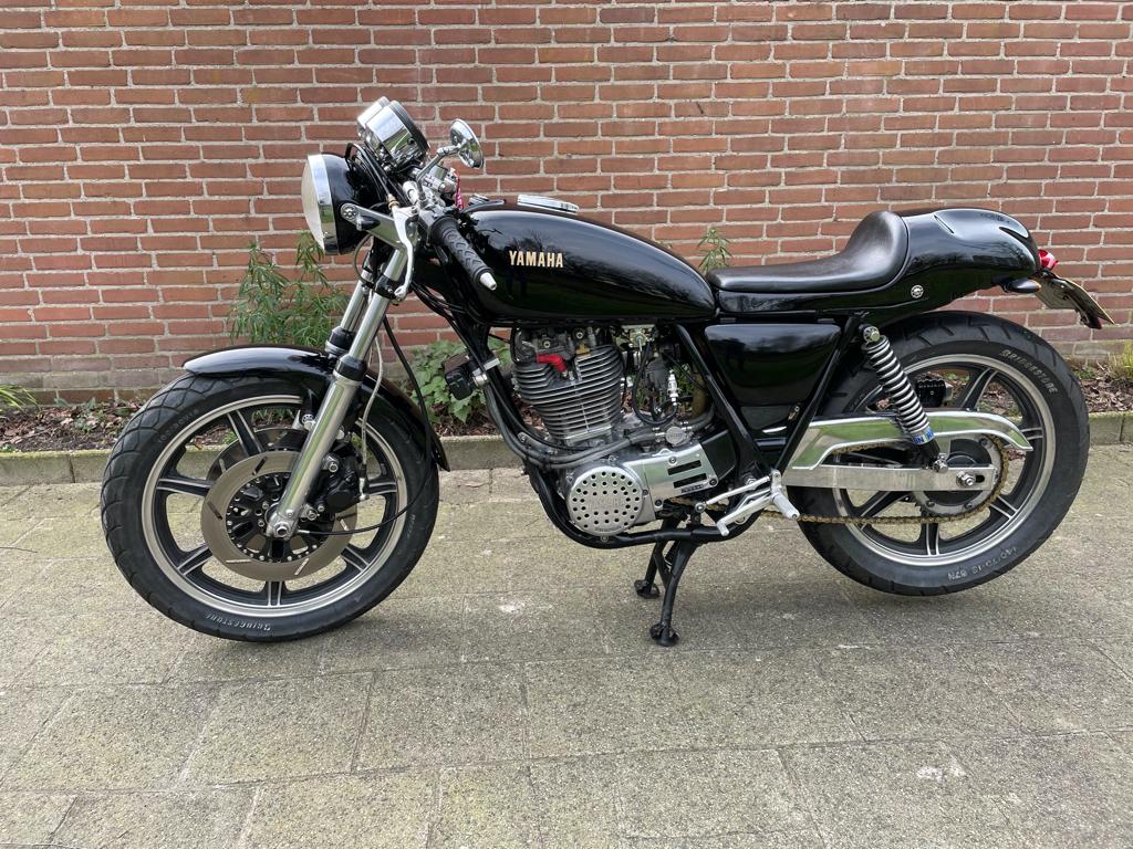 Yamaha SR500 caferacer, Motorrijbewijs A, Overig, 1 cilinder, 12 t/m 35 kW