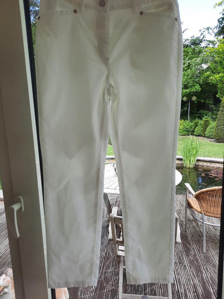 Mooie broek TONI SHAPE - 42, Kleding | Dames, Wit, Maat 42/44 (L), Ophalen of Verzenden, Zo goed als nieuw