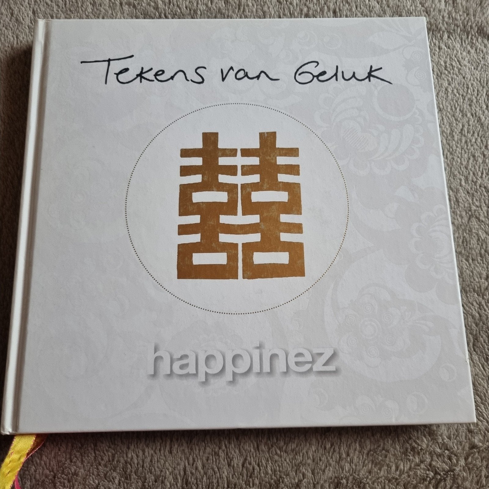 Tekens van Geluk - Happinez Boek, Boeken, Ophalen of Verzenden, Zo goed als nieuw, Happinez, Nederland