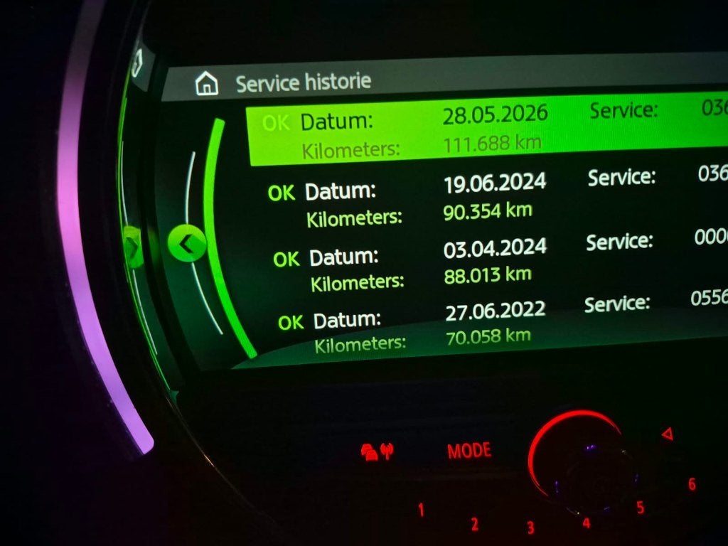 Foto 17 van Mini Countryman 1.5 100KW Cooper AUT 2017 Zwart