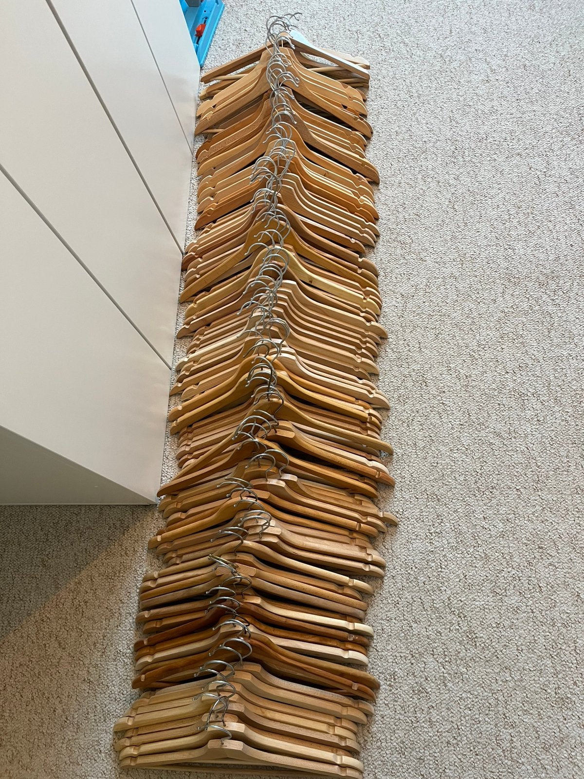 100 stuks houten kledinghangers, Ophalen, Zo goed als nieuw, Hout, Volwassenen