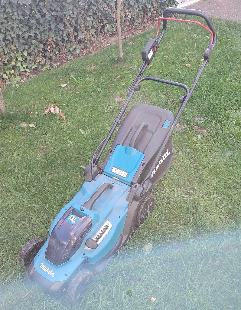 grasmaaier makita 330, Tuin en Terras, Ophalen, Cirkelmaaier, Gebruikt, Accu-grasmaaier