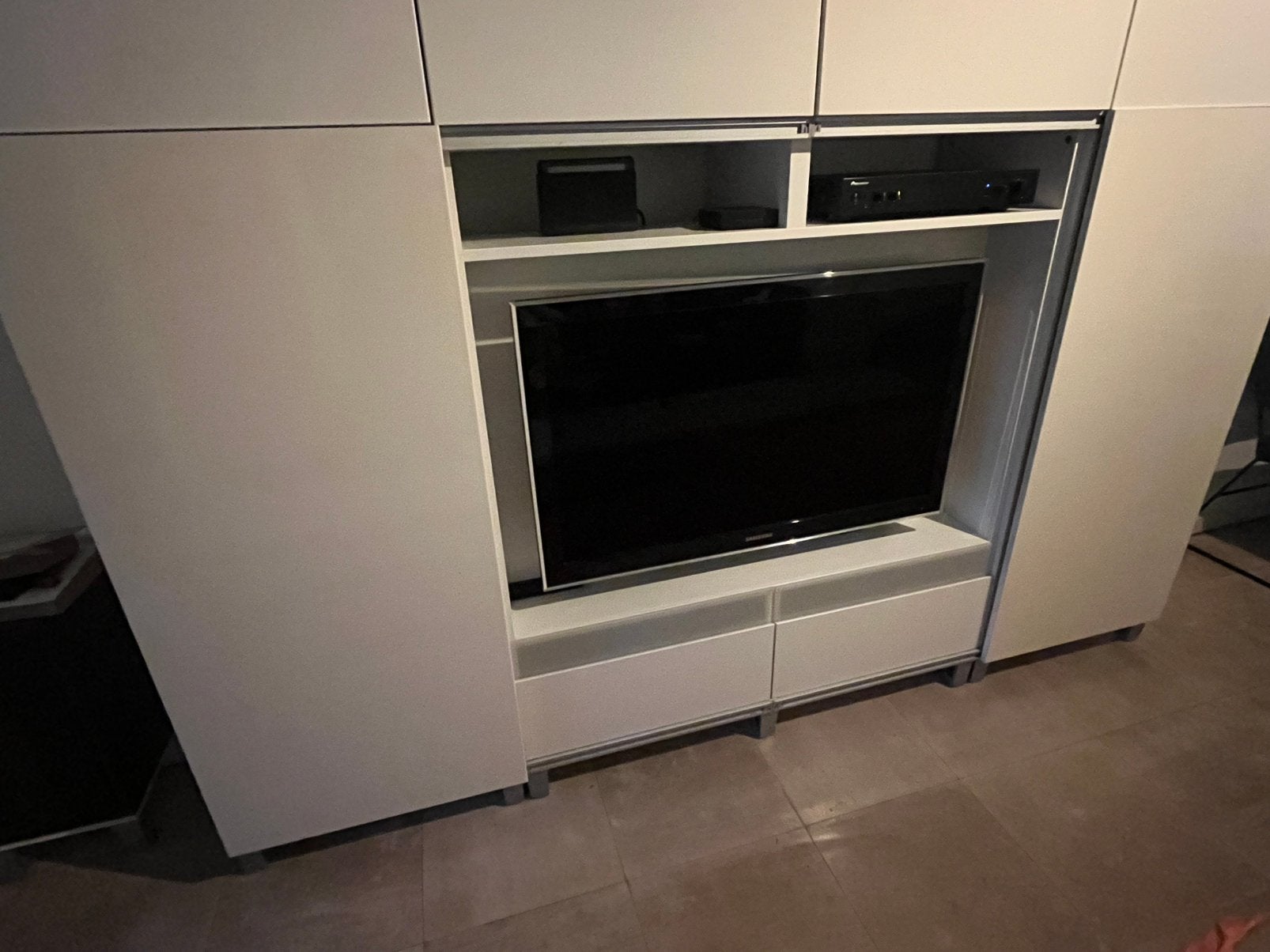 Besta tv meubel, hoogglans wit, Ophalen, Gebruikt, 100 tot 150 cm, Overige materialen