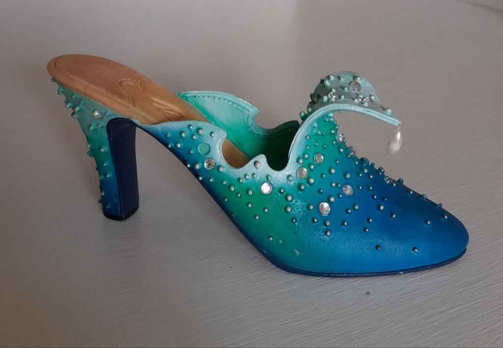 Just the Right Shoe, The Wave, Verzamelen, Beelden en Beeldjes, Ophalen of Verzenden, Zo goed als nieuw