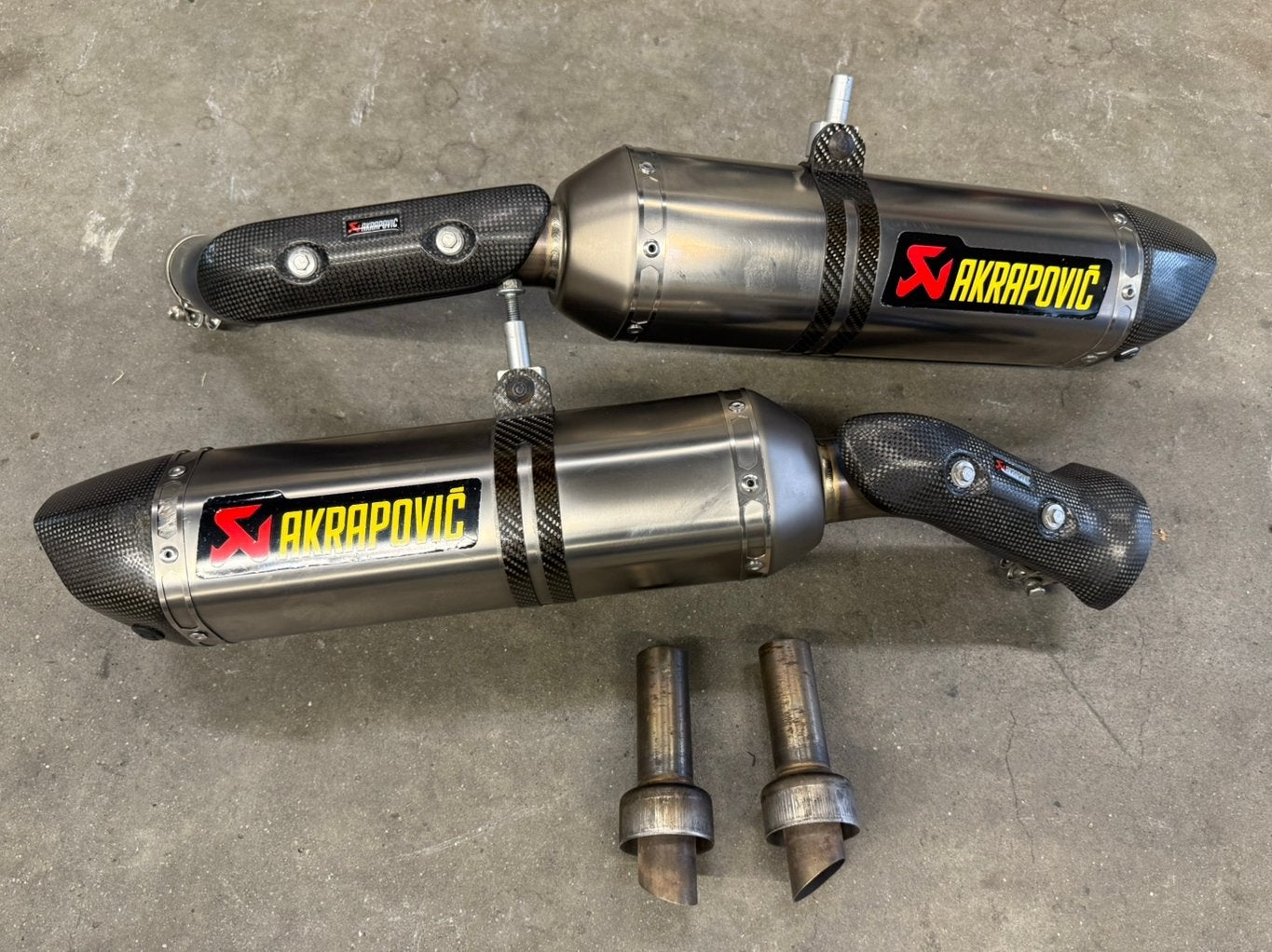 Yamaha R1 RN22 2009 /2014 akrapovic / DB KILLERS EN E keur, Ophalen, Gebruikt