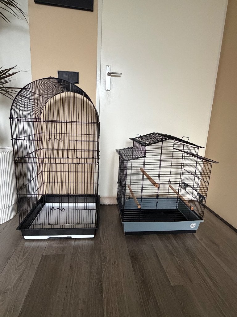 Grote partij vogelspullen + 2 vogelkooien, Ophalen, Zo goed als nieuw, Hout, Vogelkooi