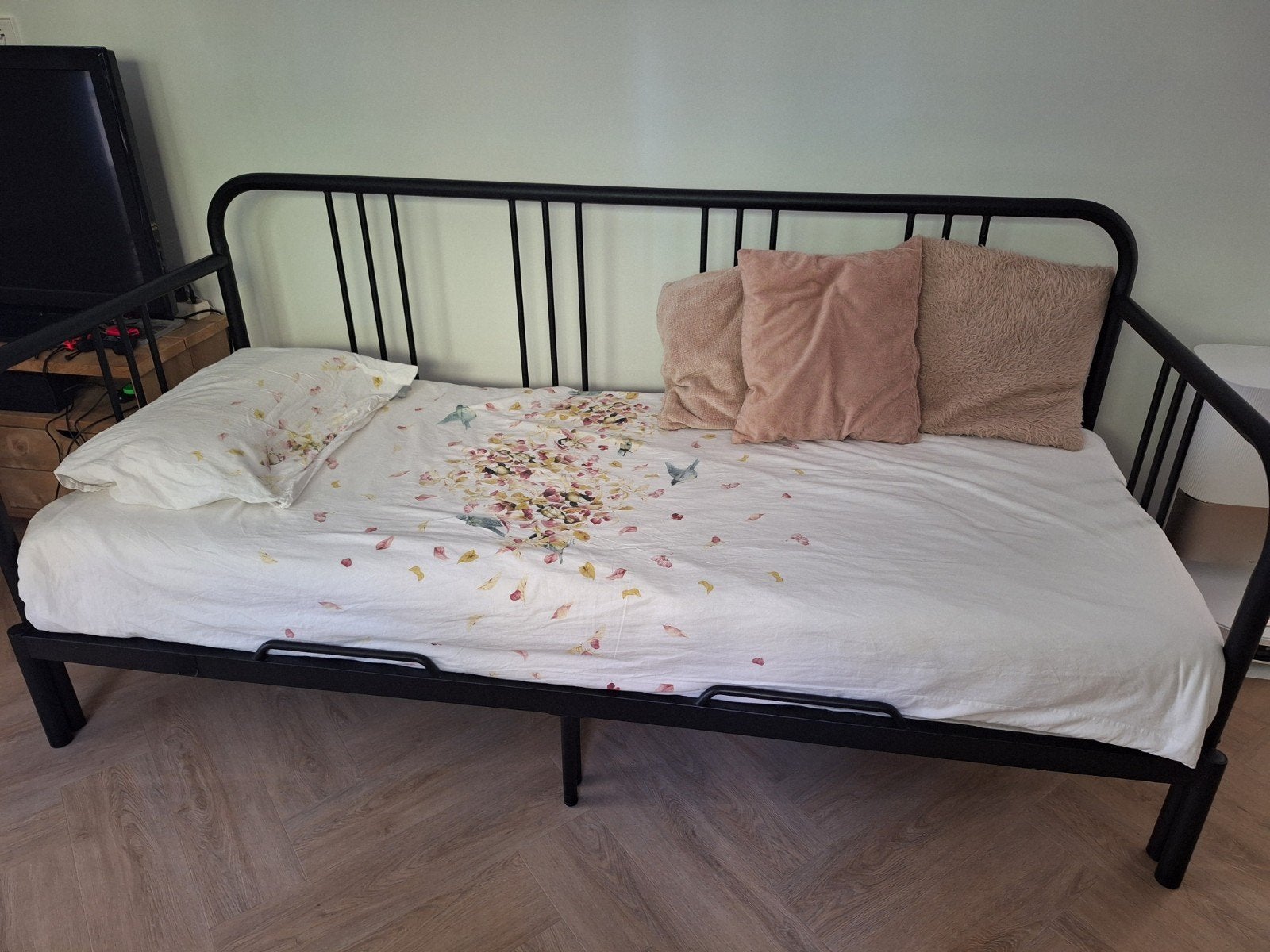 IKEA Fyresdal slaapbank/bed met 2 Moshult matrassen, Huis en Inrichting, Ophalen, Verstelbaar, Modern, Scandinavisch, Zwart