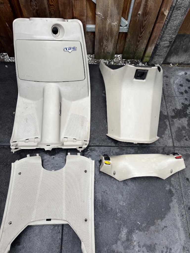 Piaggio skipper binnenkap set creme, Overige modellen, Zo goed als nieuw, Benzine, 125 cc