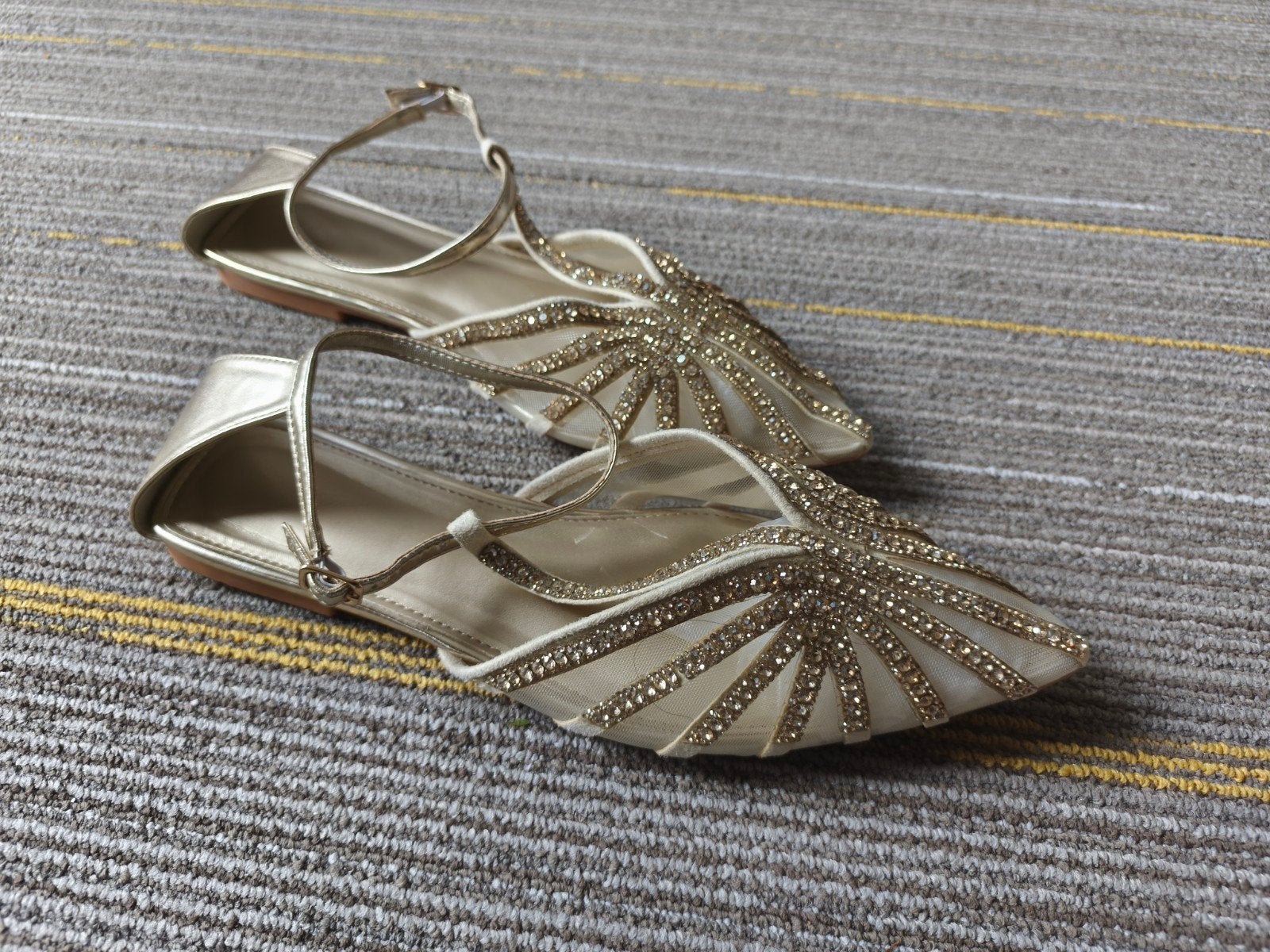 Gouden Platte Sandalen met Strass - Maat 41 (va, Overige kleuren, Zo goed als nieuw, Merksloos, Sandalen of Muiltjes