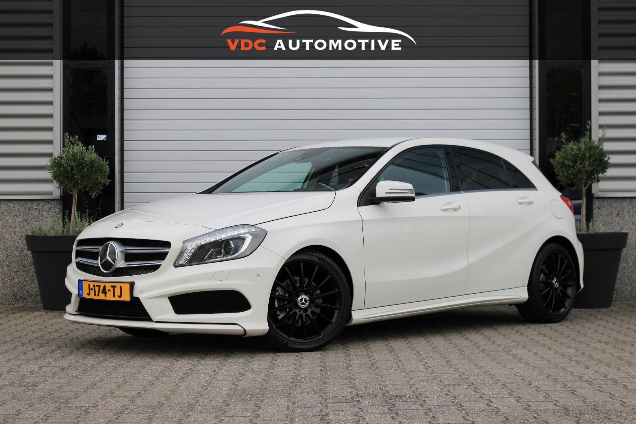 Mercedes-Benz A-Klasse 200 Prestige Camera | HarmanKardon |, Auto's, Dealer onderhouden, Gebruikt, Wit, Bedrijf
