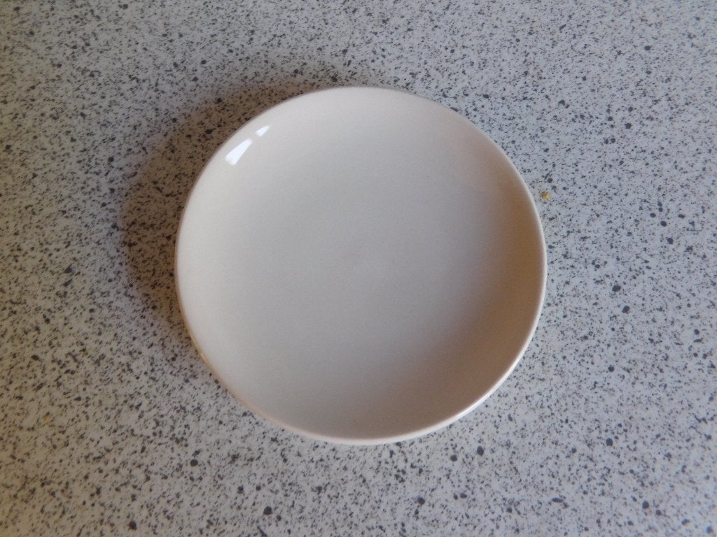 Wedgwood Queensware Edme bord - 8 cm, Klassiek, Ophalen of Verzenden, Zo goed als nieuw, Bord(en)