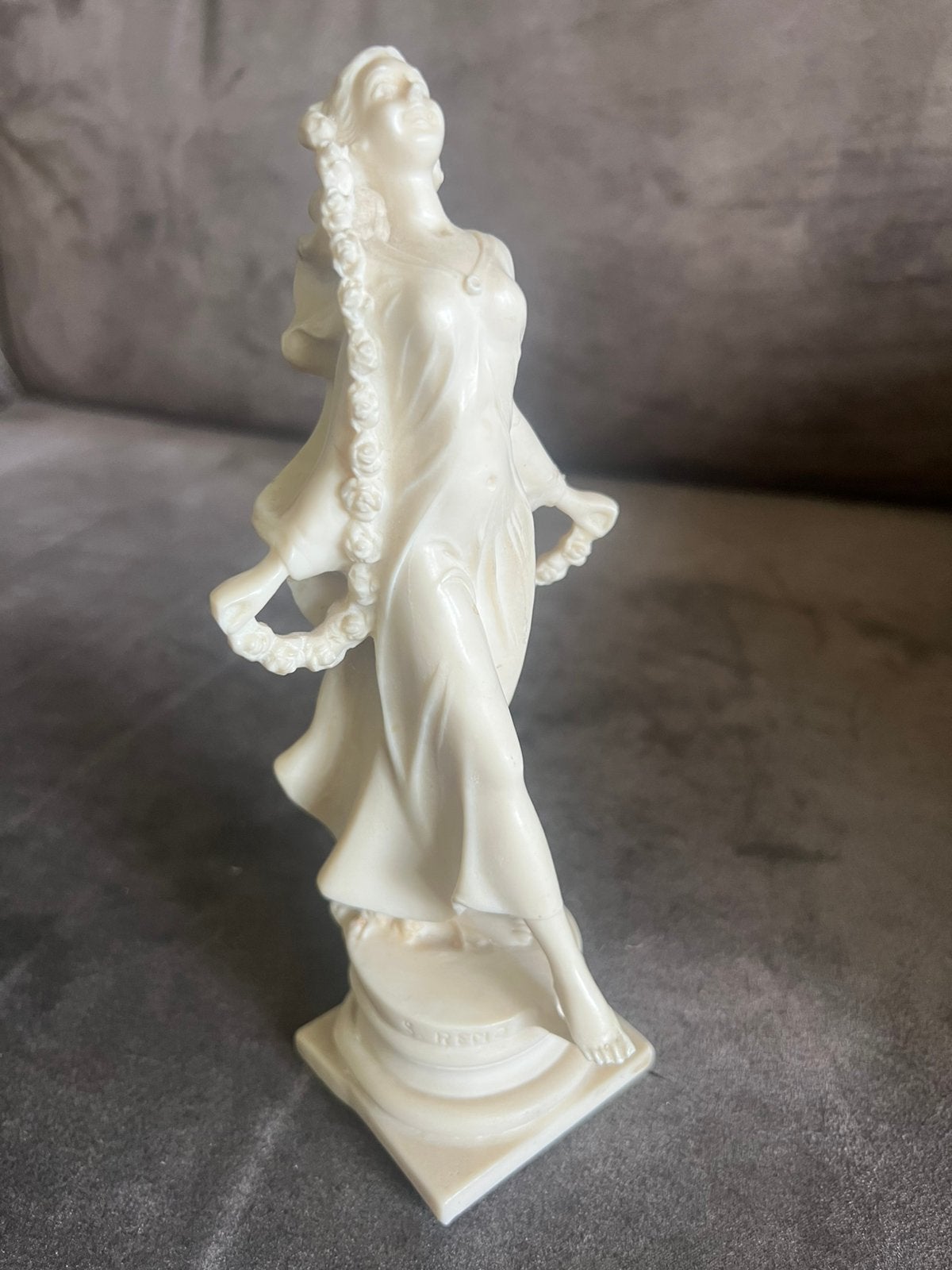 Vintage Beeldje Albast / Frankrijk., Ophalen of Verzenden, Zo goed als nieuw, Mens