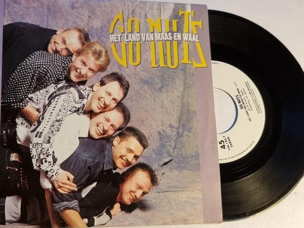 single Go Nutz HET LAND VAN MAAS EN WAAL plaat uit 1992, 7 inch, Ophalen of Verzenden, Zo goed als nieuw, Nederlandstalig