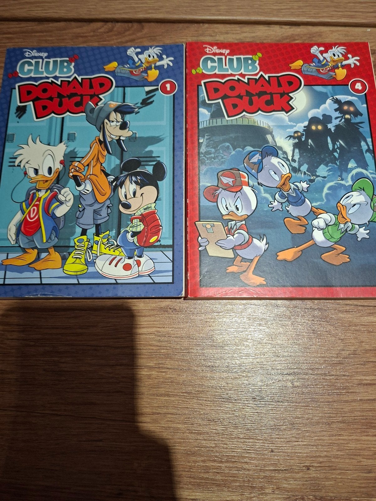Disney Club Donald Duck stripboeken - deel 1 en 4, Meerdere stripboeken, Ophalen of Verzenden, Gelezen, Walt Disney