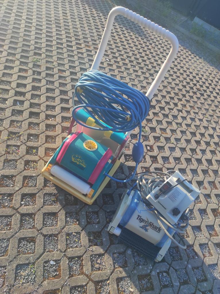 Zwembad robot Dolphin en Tiger shark, Ophalen
