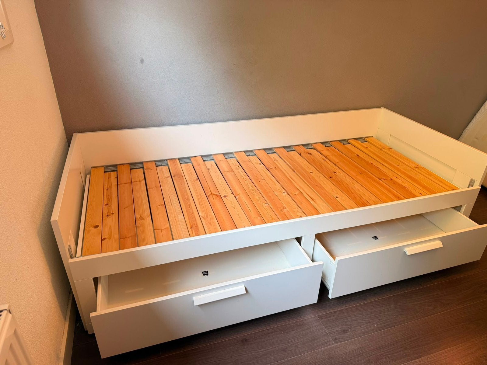 Ikea bed, Ophalen, Eenpersoons, Wit, 140 cm