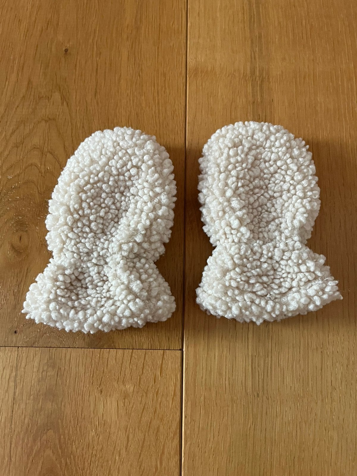 Hema wanten teddy, Verzenden, Jongen of Meisje, Nieuw, 104 of kleiner