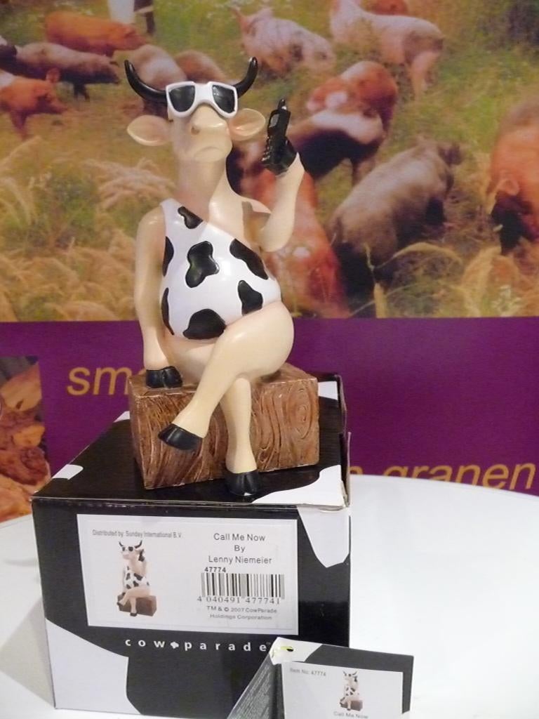 Nieuw Cow Parade koe Call me now medium gratis verzending., Ophalen of Verzenden