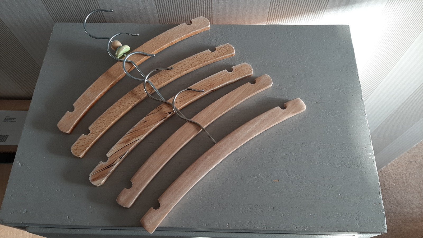 5 stuks houten kledinghangers baby babykledinghangers., Ophalen of Verzenden, Gebruikt, Onbekend