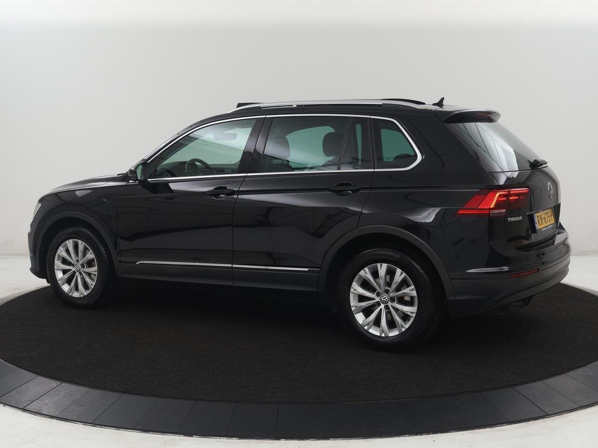 Volkswagen Tiguan 1.4 TSI Comfortline Business | Panoramadak, Auto's, Voorwielaandrijving, 125 pk, Gebruikt, 4 cilinders
