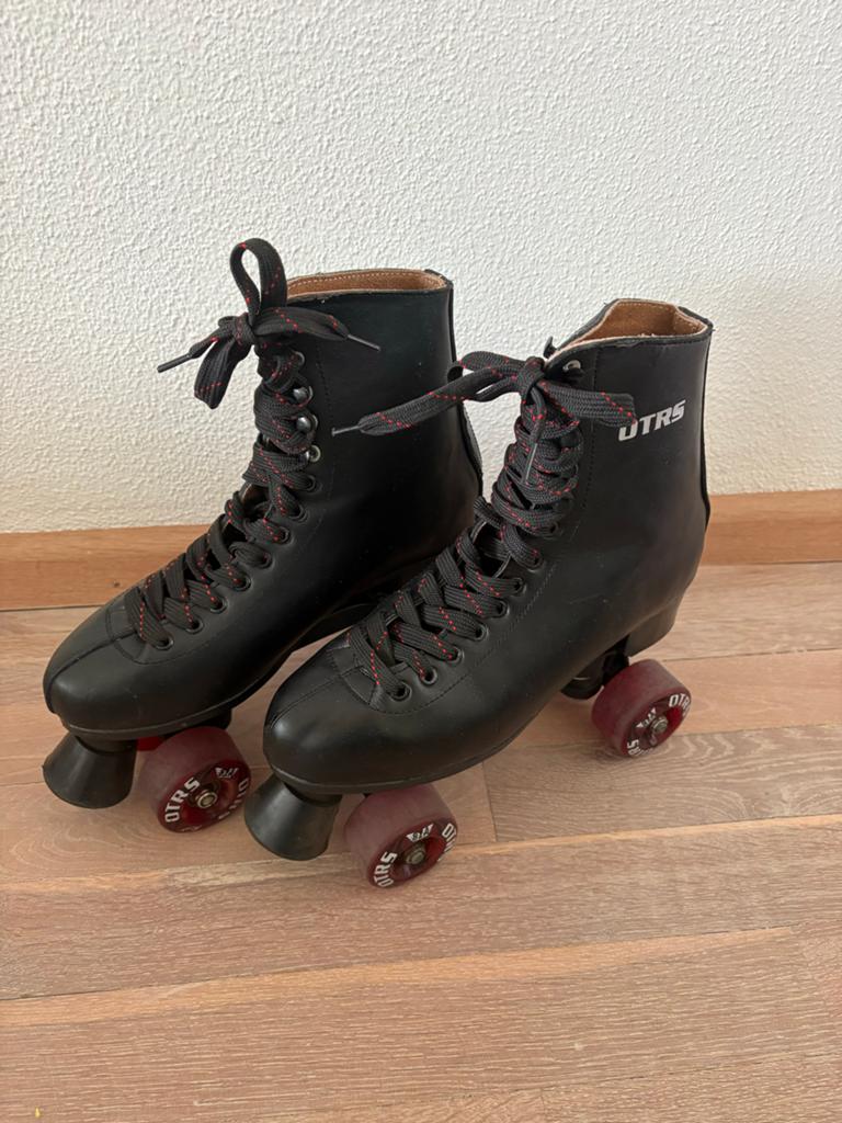 OTRS Zwarte Roller Skates - Maat 39/40, Ophalen of Verzenden, Zo goed als nieuw, Dames