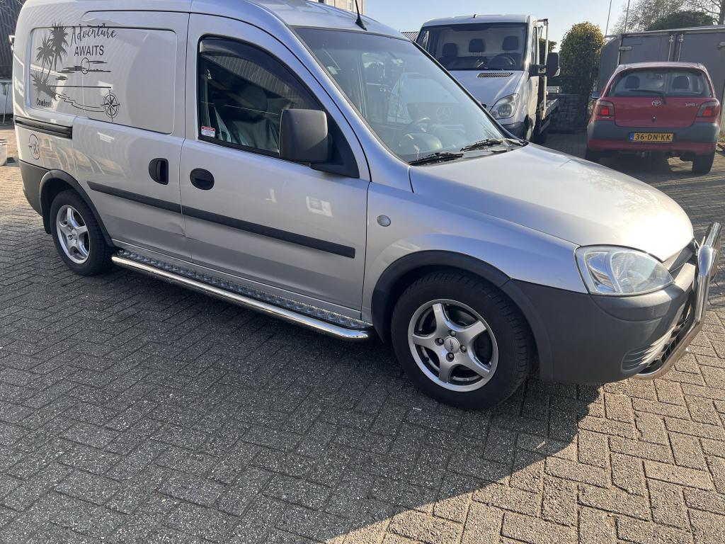 Opel Combo Sidebars met aluminium trede, Niet ingevuld, Niet ingevuld, Niet ingevuld