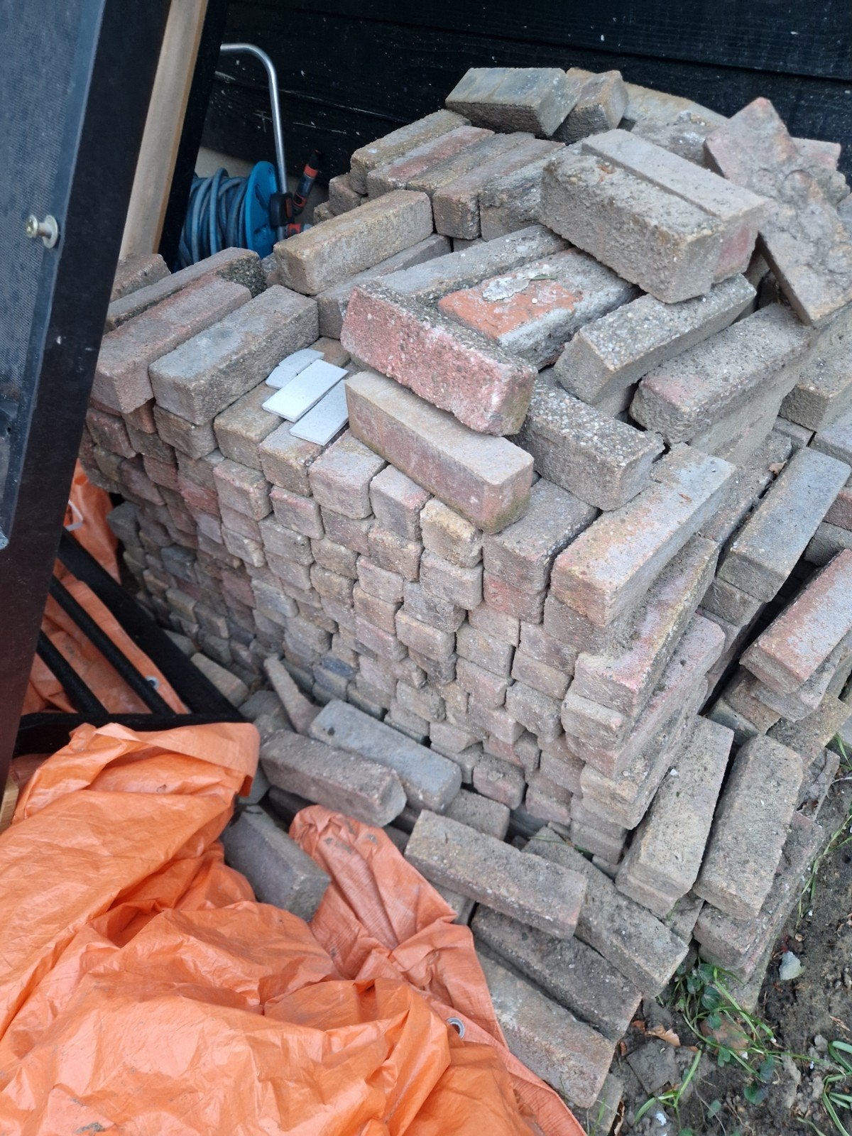 Mooie waaltjes, Ophalen, Zo goed als nieuw, Beton, Klinkers