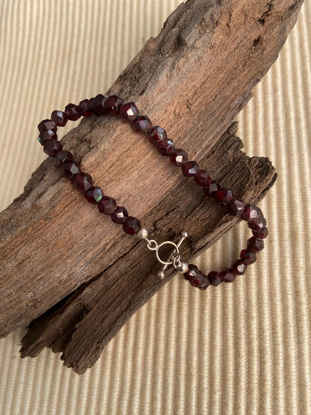Armband echte geslepen granaten, Ophalen of Verzenden, Zo goed als nieuw