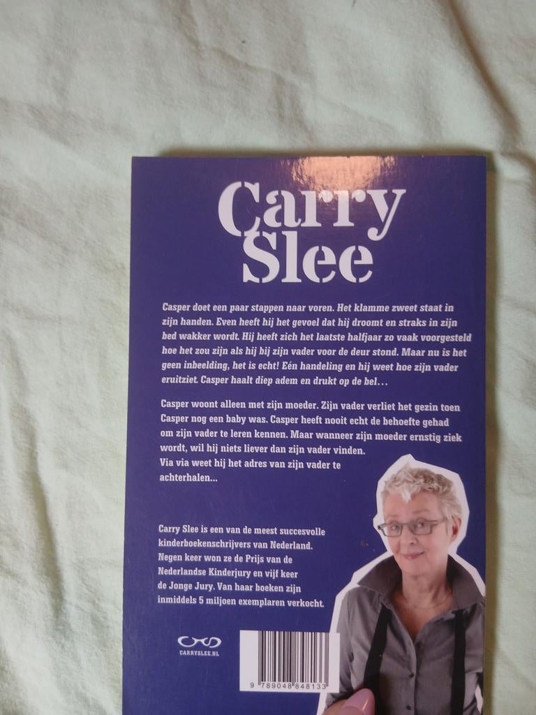Carry Slee - Pijnstillers (Jeugdboek), Ophalen, Zo goed als nieuw, Carry Slee, Fictie