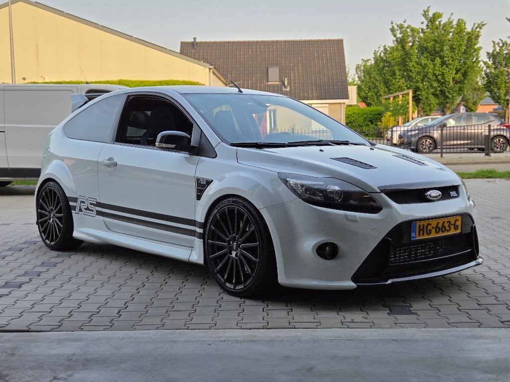 Ford Focus RS 2.5 MK2 338pk *Showauto*, 1367 kg, 4 stoelen, 11 km/l, Bedrijf