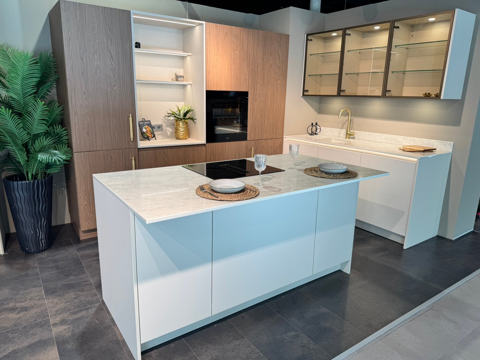 Showroom keuken met super mooi werk blad, Huis en Inrichting, Ophalen, Nieuw, Graniet of Steen