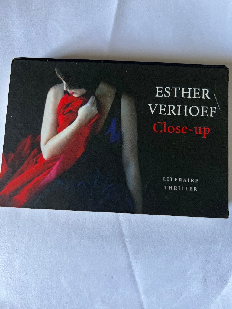 Esther Verhoef - Close Up - Dwarsligger 11, Ophalen of Verzenden, Zo goed als nieuw, Esther Verhoef, Nederland