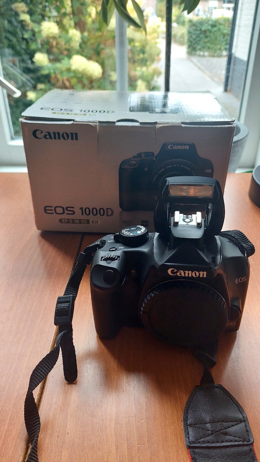 Canon EOS 1000D met 2 lenzen en accessoires, Ophalen, Gebruikt, Canon, Standaardlens