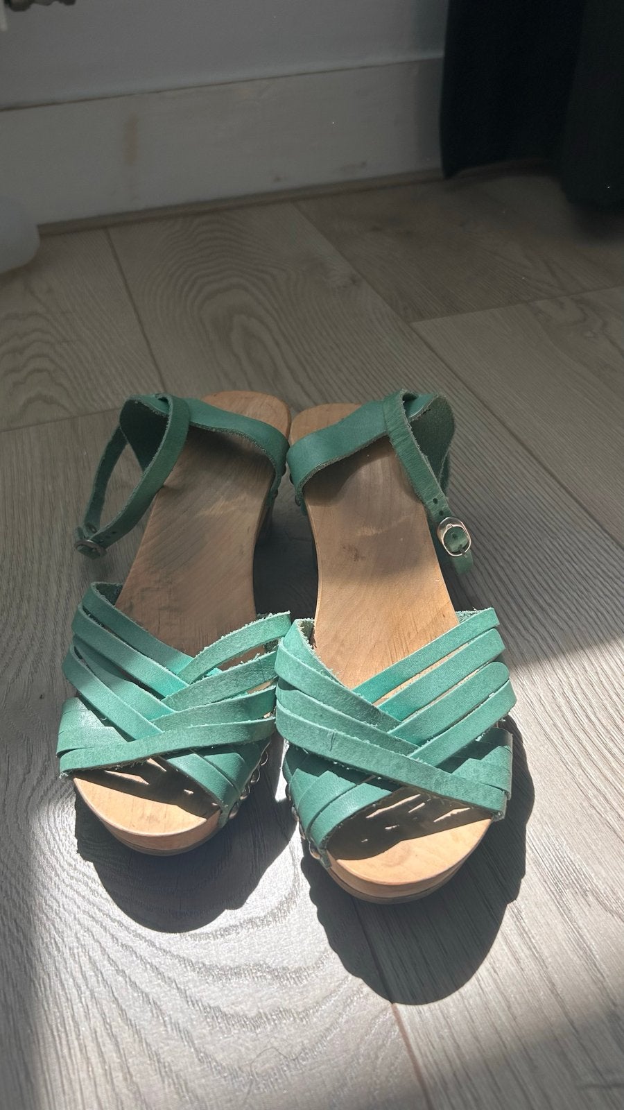 Italiaanse houten hakjes - Maat 37, Ophalen of Verzenden, Gedragen, Groen, Sandalen of Muiltjes