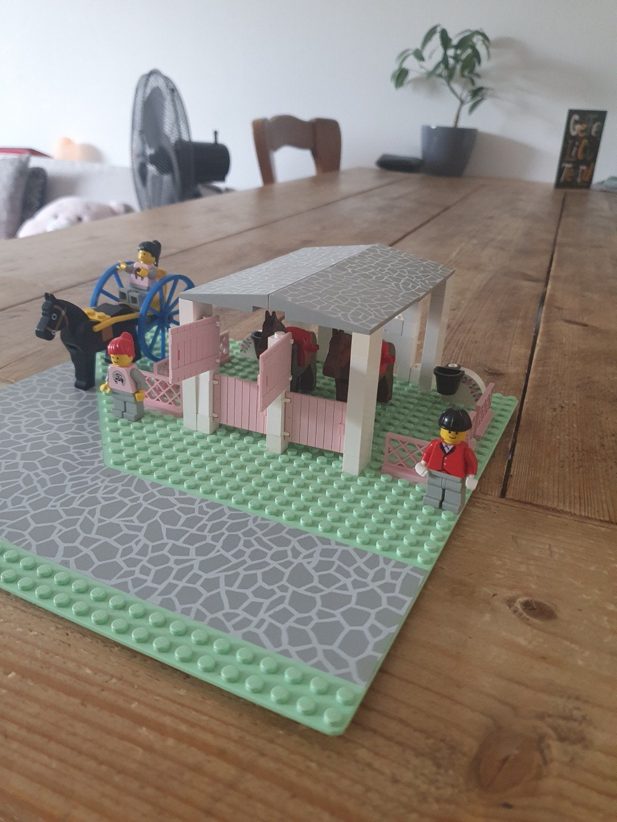 paardenstal lego 3 paarden 3 poppertje's, Ophalen, Inclusief minifiguren, Gebruikt, MOC (eigen creatie)