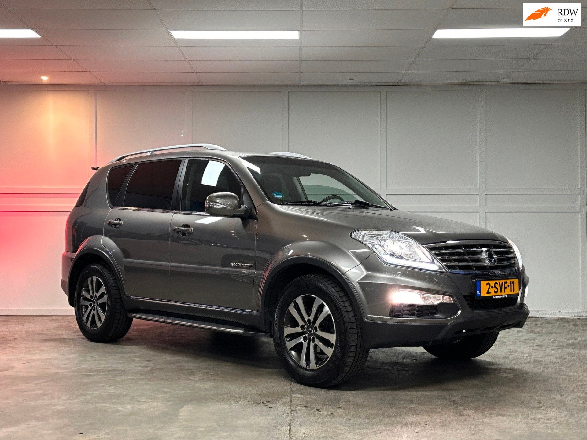 SsangYong Rexton RX 200 e-XDI Sapphire / 7 Persoons / Leer /, Auto's, Gebruikt, 4 cilinders, 241 €/maand, Leder