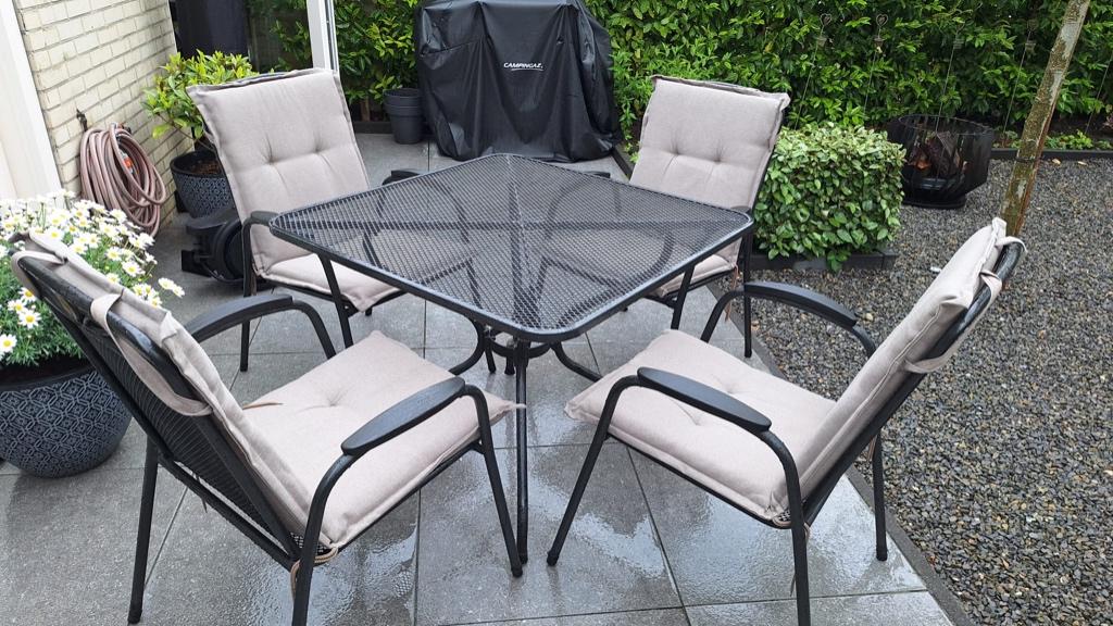 Tuintafel 90 cm plus 4 stoelen, Tuin en Terras, Tuintafels, Gebruikt, Vierkant, Metaal, Ophalen