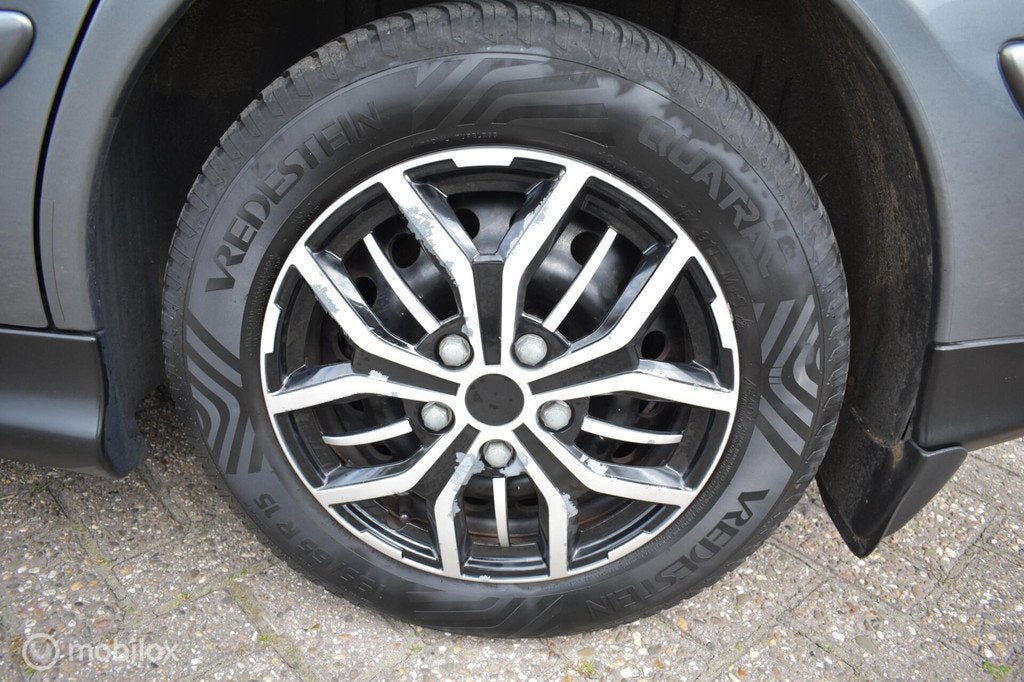 Citroen C5 1.8-16V Différence '04 Clima|Cruise|17-11-26 APK, 680 kg, 4 cilinders, 1749 cc, 116 pk