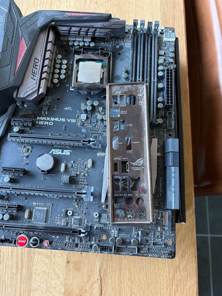 ASUS ROG Maximus VIII Hero + Intel i5-7400, Ophalen, Gebruikt, Intel, DDR4